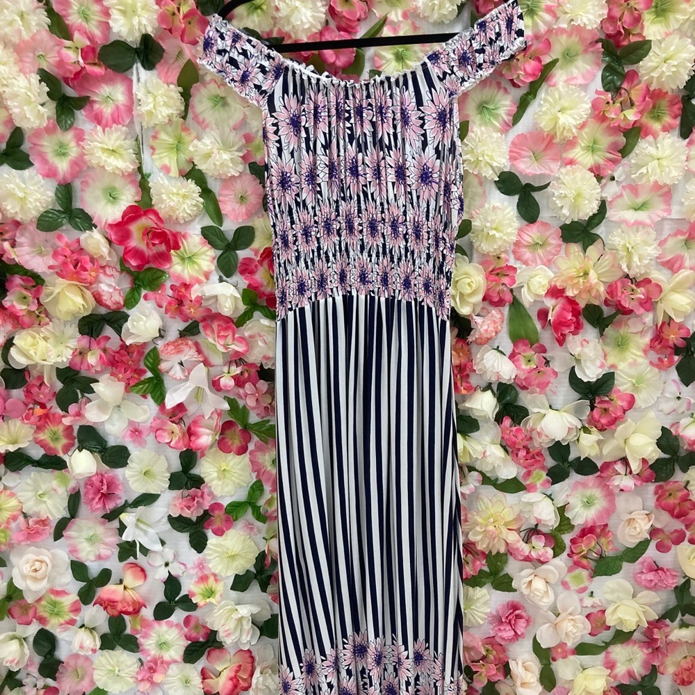 Off-Shoulder flower dress
